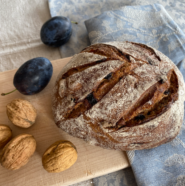 Herbstbrot Dinkel (100%) - mit Trockenfrüchten und Walnüssen