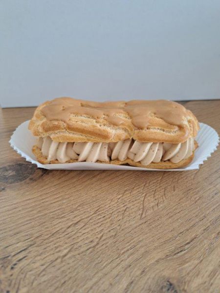 Eclair mit Kaffee-Creme