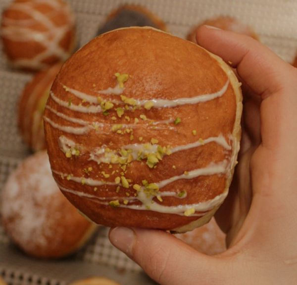 Dinkel Krapfen mit Pistazie